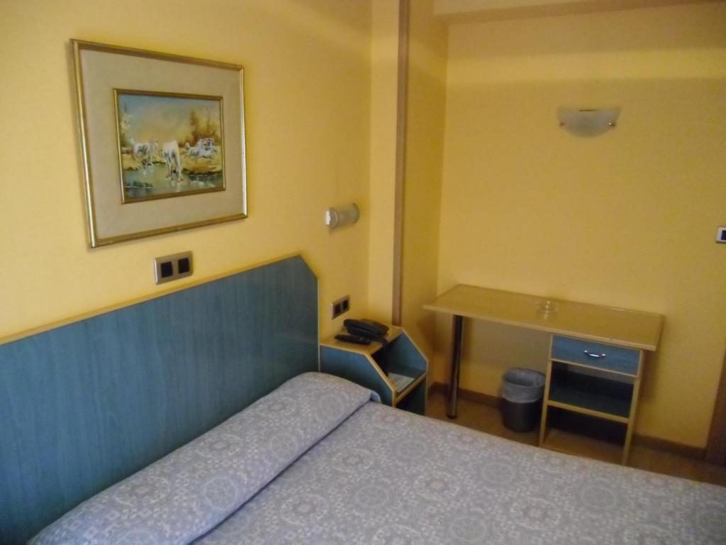 Hostal Don Suero เลออน ภายนอก รูปภาพ