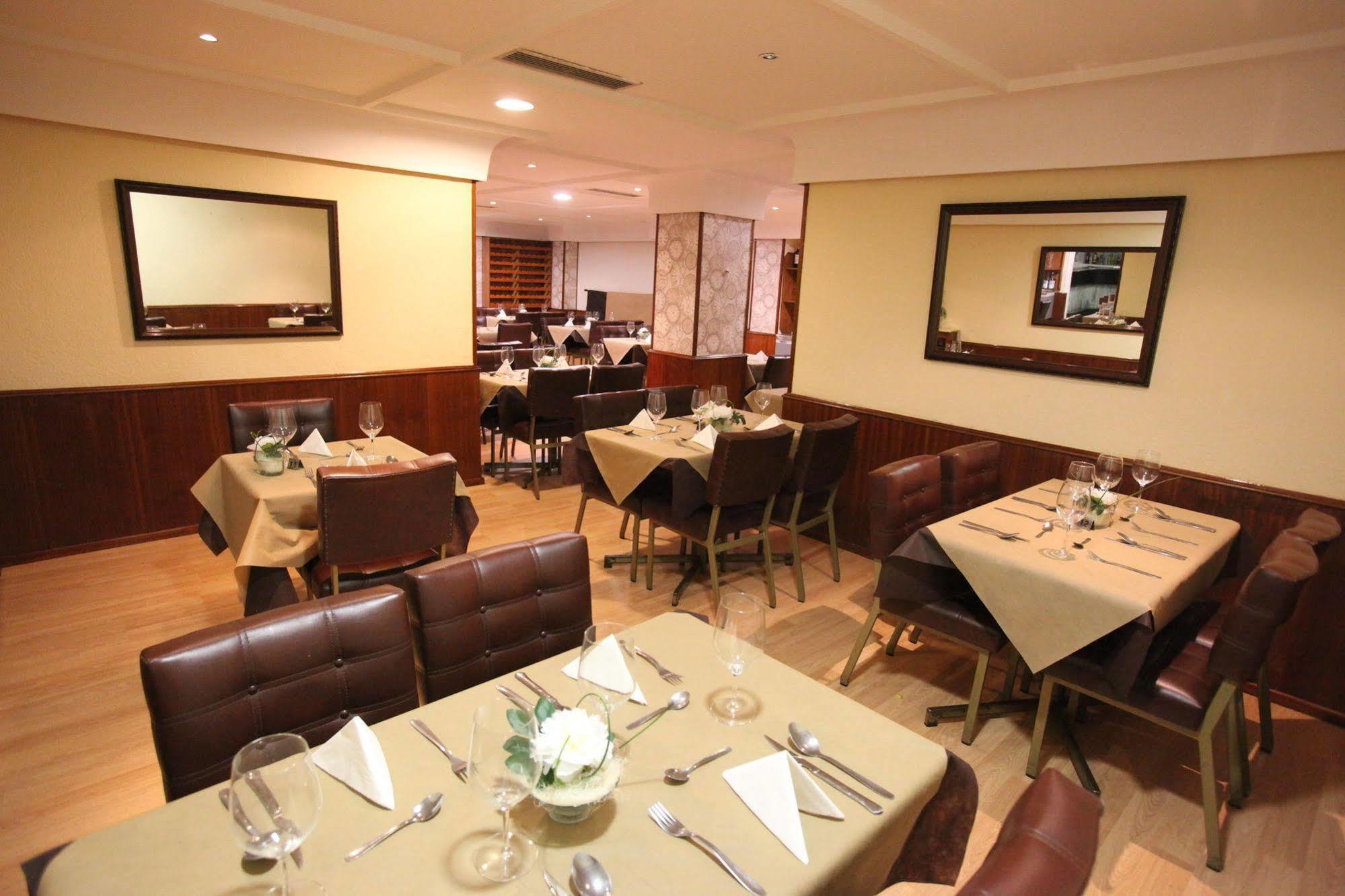 Hostal Don Suero เลออน ภายนอก รูปภาพ