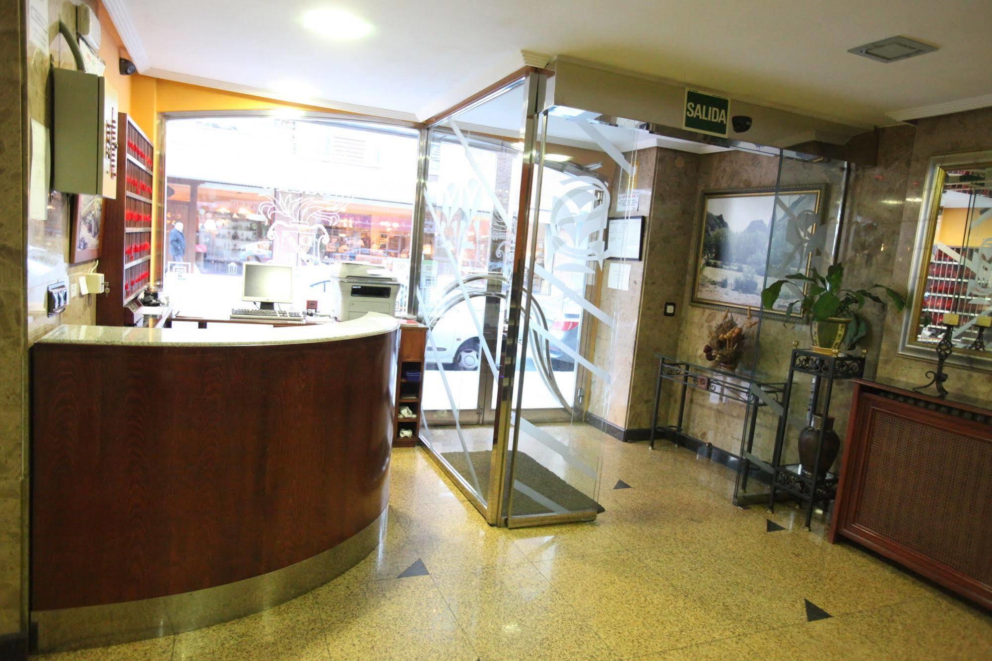 Hostal Don Suero เลออน ภายนอก รูปภาพ