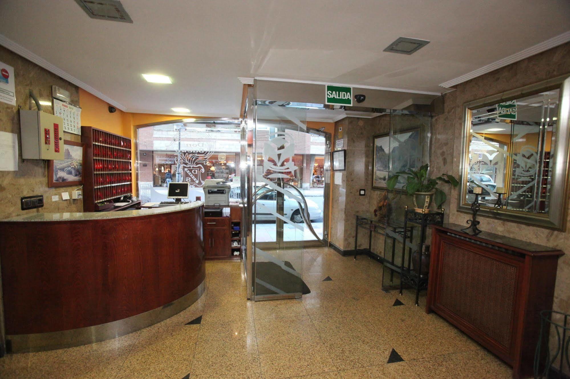 Hostal Don Suero เลออน ภายนอก รูปภาพ