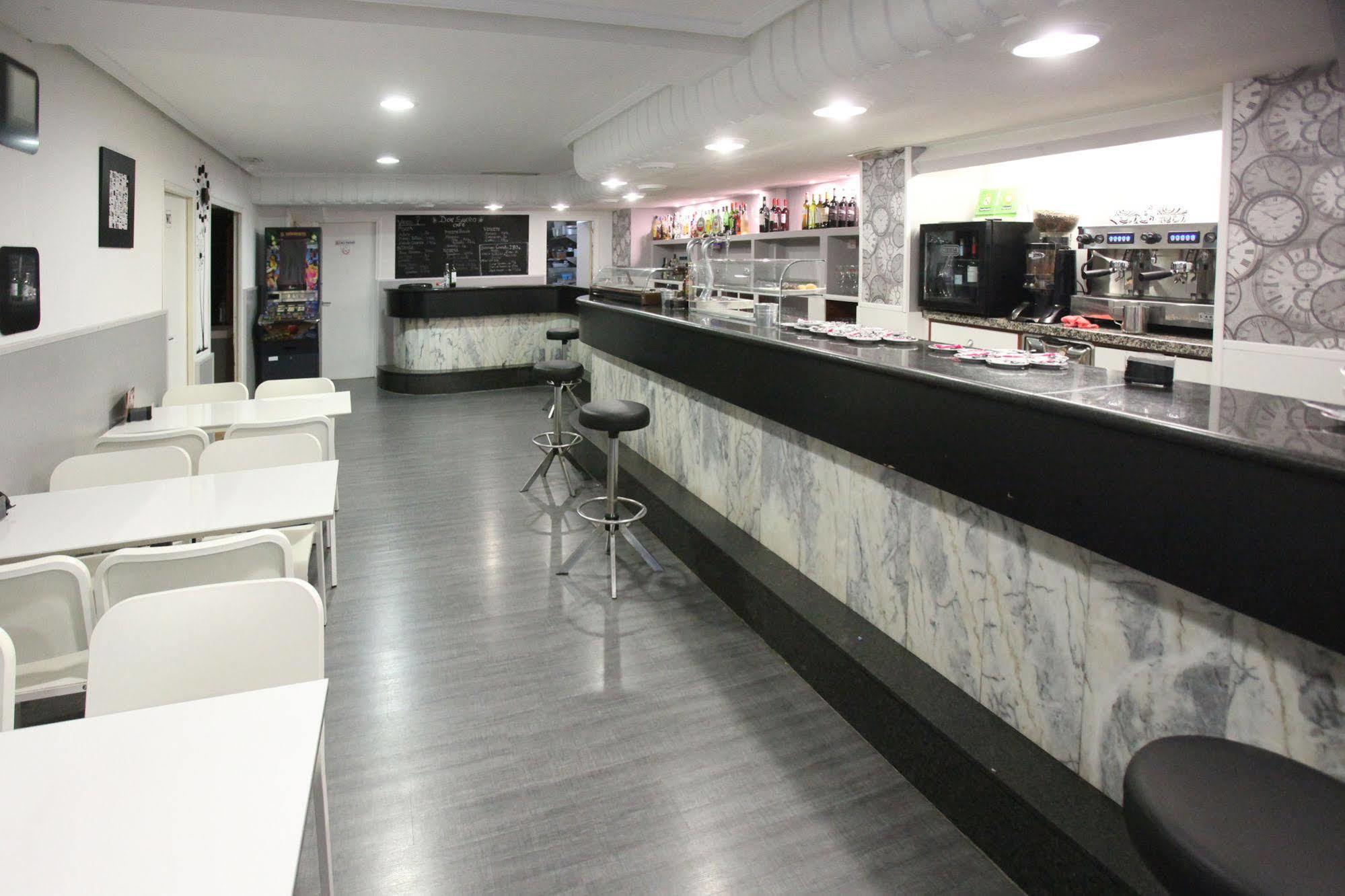 Hostal Don Suero เลออน ภายนอก รูปภาพ